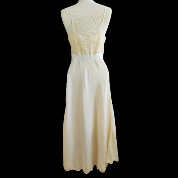 Vintage 1930-40s Cream Bias Cut Silk/Lace Slip-Dress Bound Scalloped Hem - Picture 3 of 15